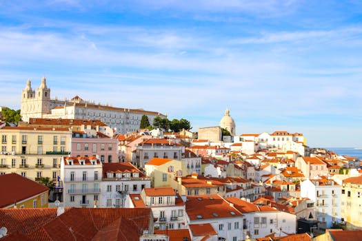 리스본 여행 첫날 알파마 지구 전경과 붉은 지붕들