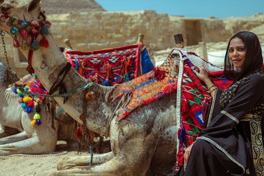 이집트 여행 여성 복장 추천 린넨 의상과 스카프 착용 모습