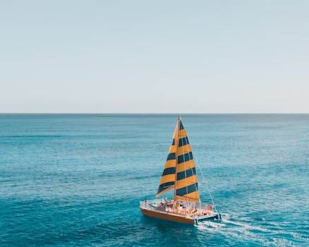 윈드스타 크루즈 Wind Surf호 돛 펼친 항해 장면 지중해 석양