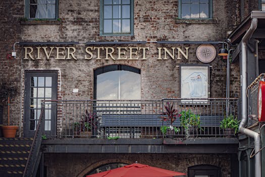 산토리니 숨은 마을 여행 2026: 피르고스·엠포리오·메갈로호리 와인 테이스팅과 석양 명소 4박5일 6 아테네 호텔 Holiday Inn Express 스탠다드 룸 내부