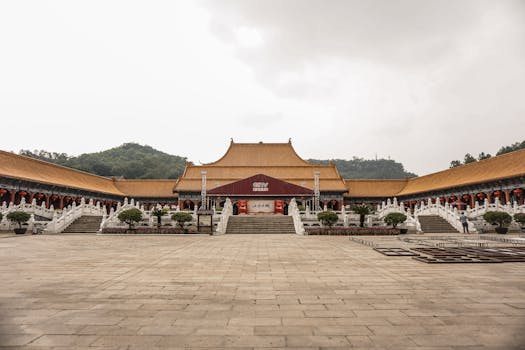 그라츠 근교 에겐베르크 궁전 정원과 공작새